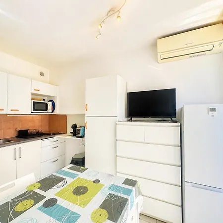 Apartment Avec Climatisation Et Parking, Proche Plages - Fr-1-338-632